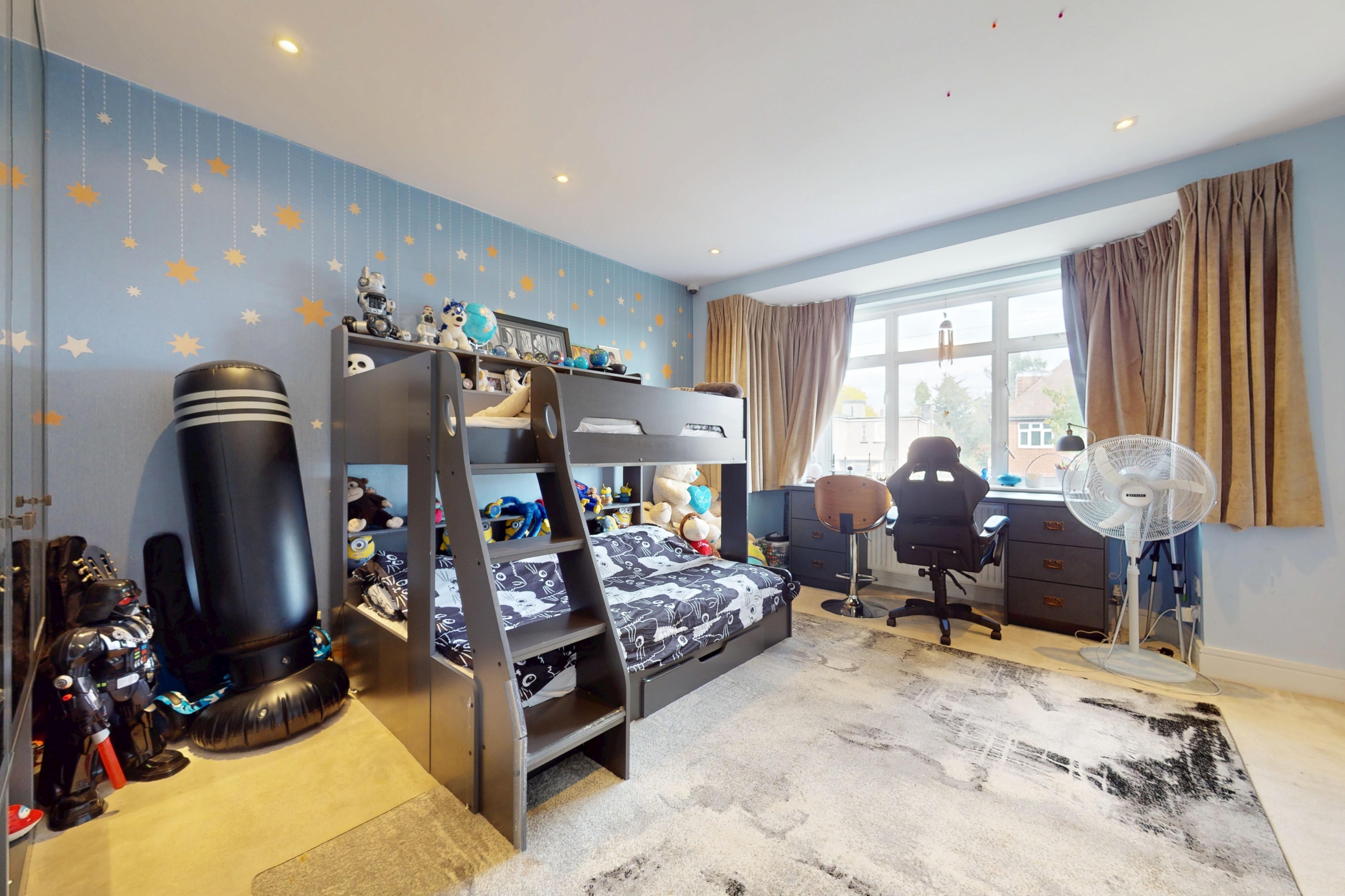 3, Fairholme Gardens, London, N3 3ED