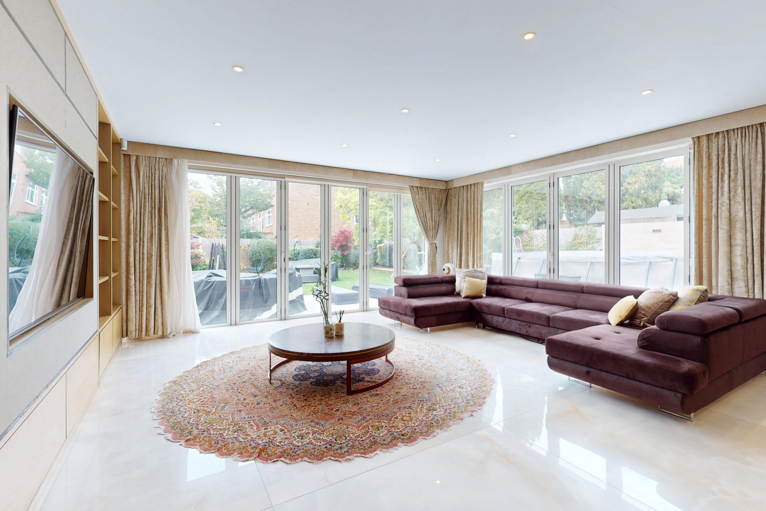 3, Fairholme Gardens, London, N3 3ED