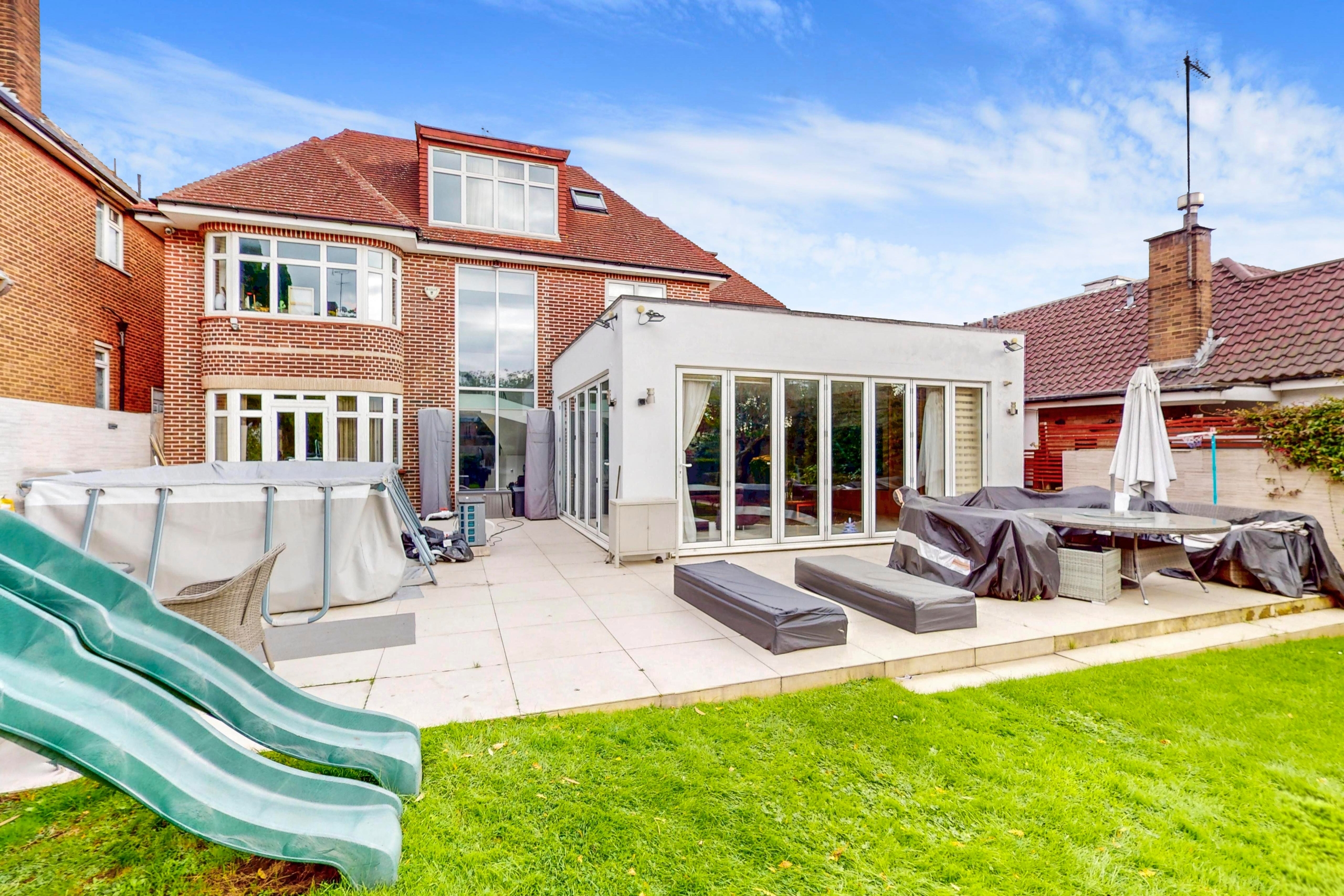 3, Fairholme Gardens, London, N3 3ED