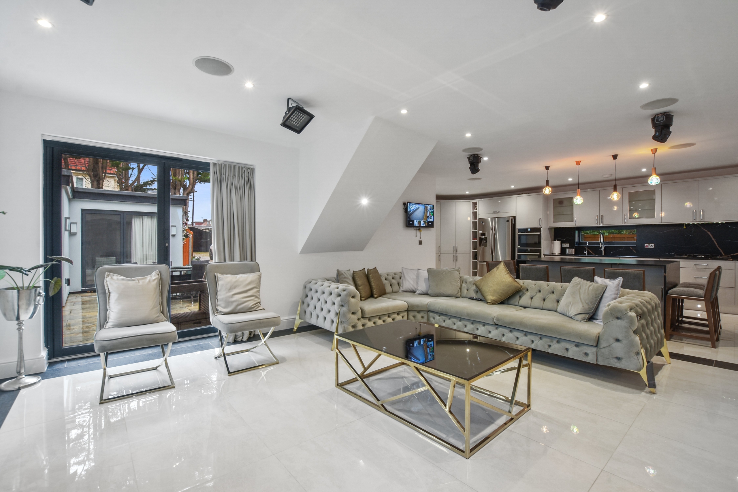 44, Ingram Way, Greenford, UB6 8QG