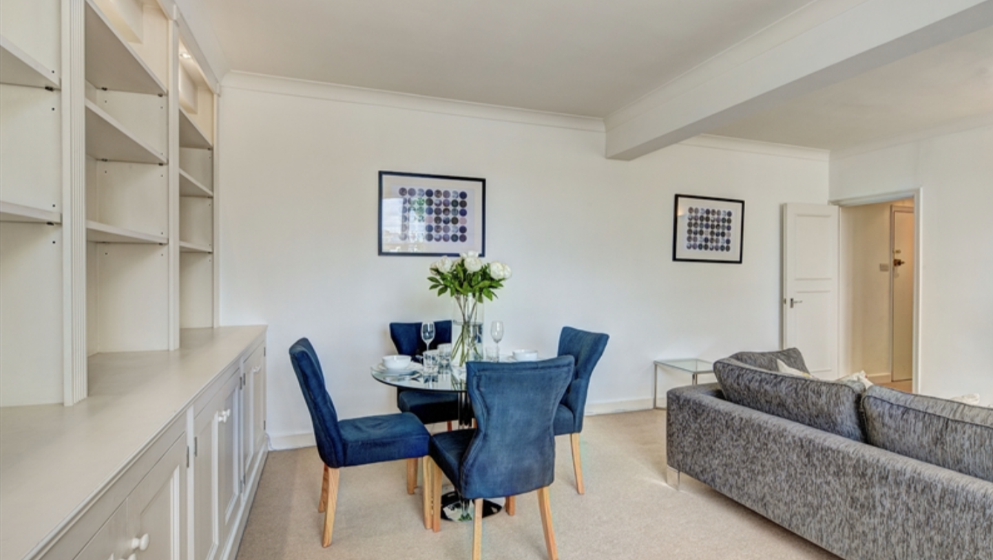 Flat 42, 39 Hill Street, London, W1J 5Na