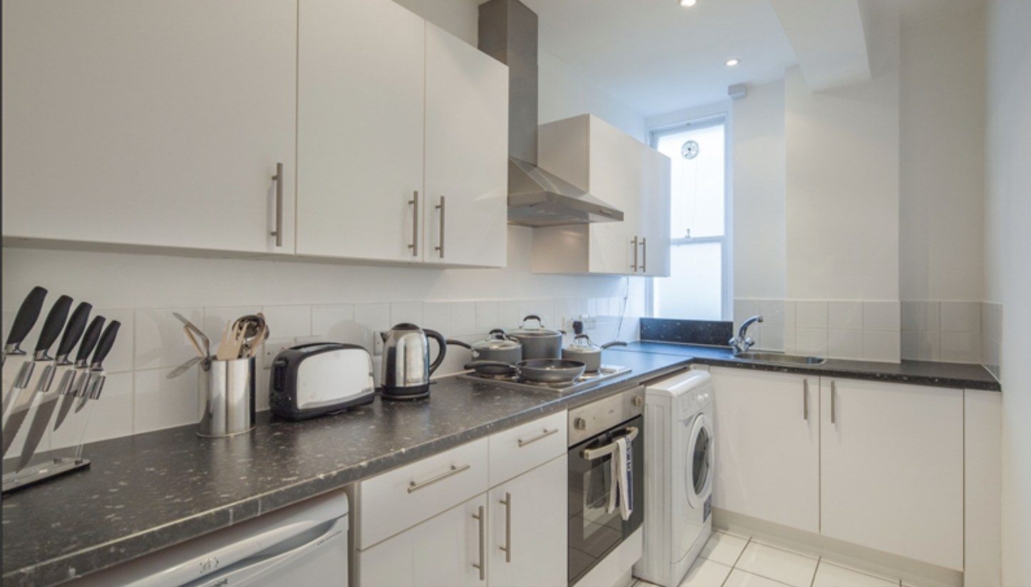 Flat 42, 39 Hill Street, London, W1J 5Na