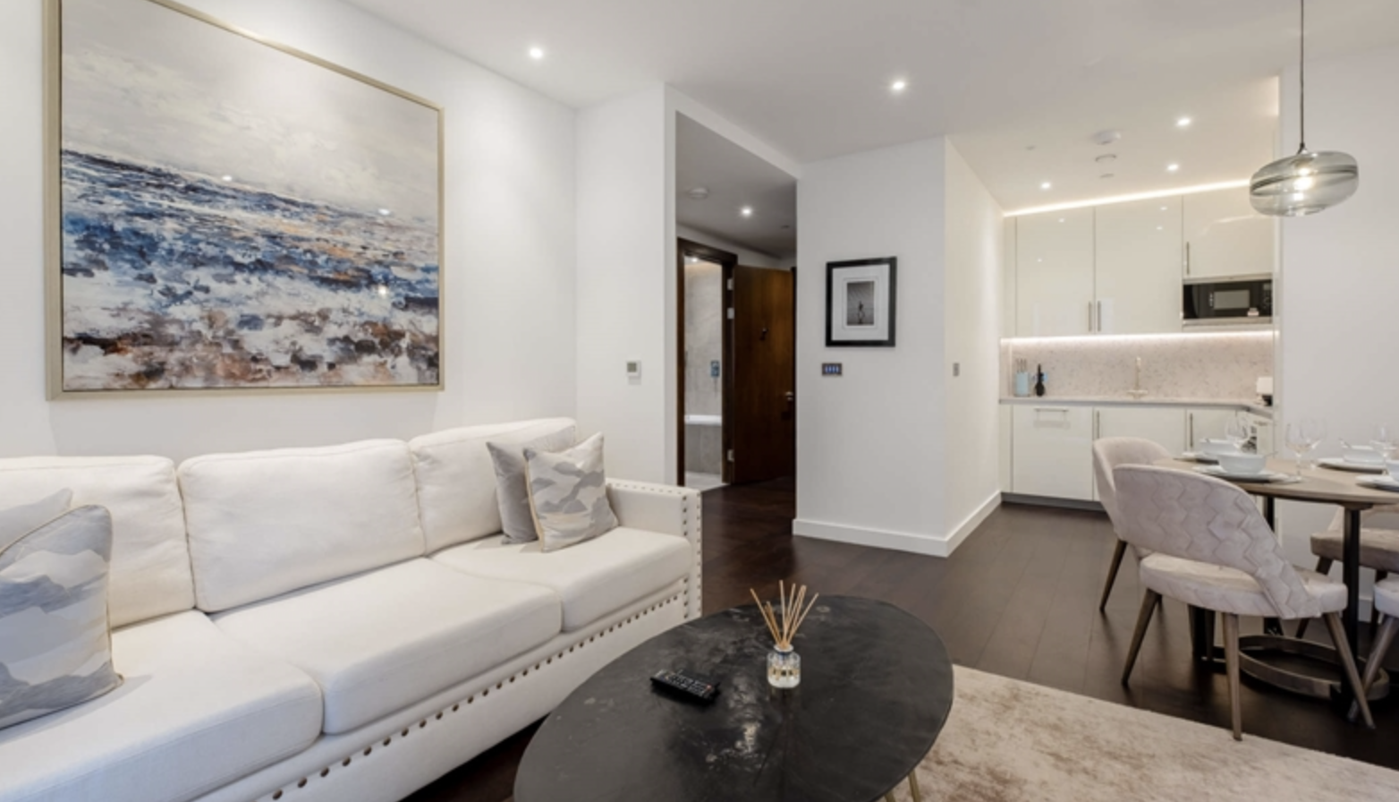 14, Thornes House, 4, Charles Clowes Walk, London, SW11 7AG