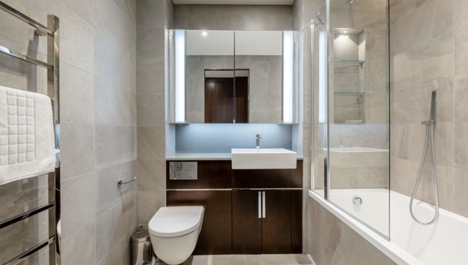 14, Thornes House, 4, Charles Clowes Walk, London, SW11 7AG