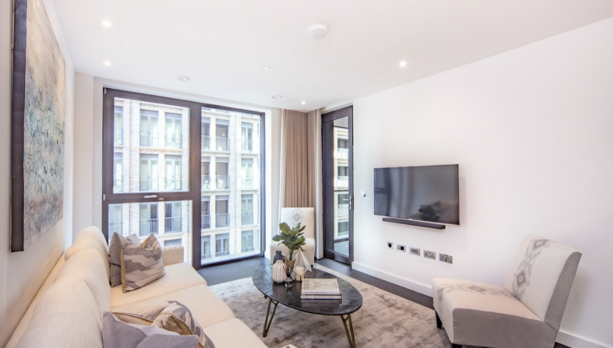 12, Thornes House, 4, Charles Clowes Walk, London, SW11 7AG