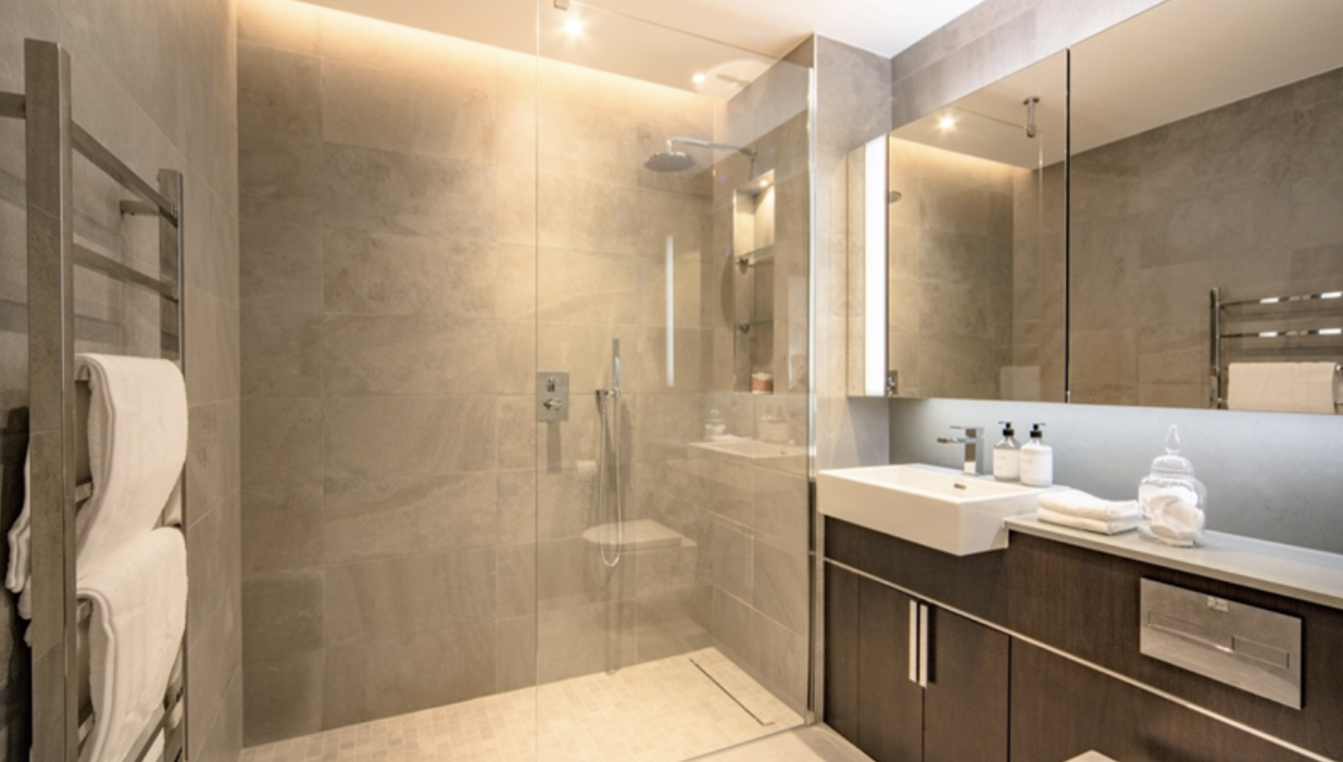 12, Thornes House, 4, Charles Clowes Walk, London, SW11 7AG