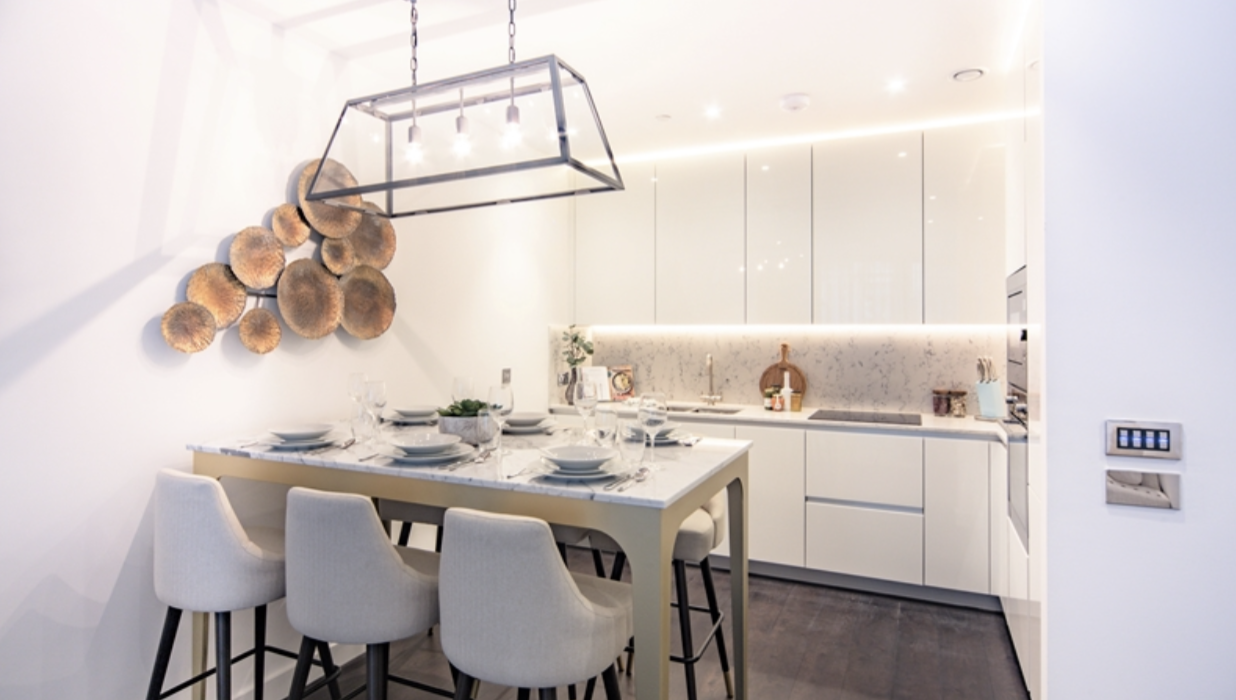 12, Thornes House, 4, Charles Clowes Walk, London, SW11 7AG