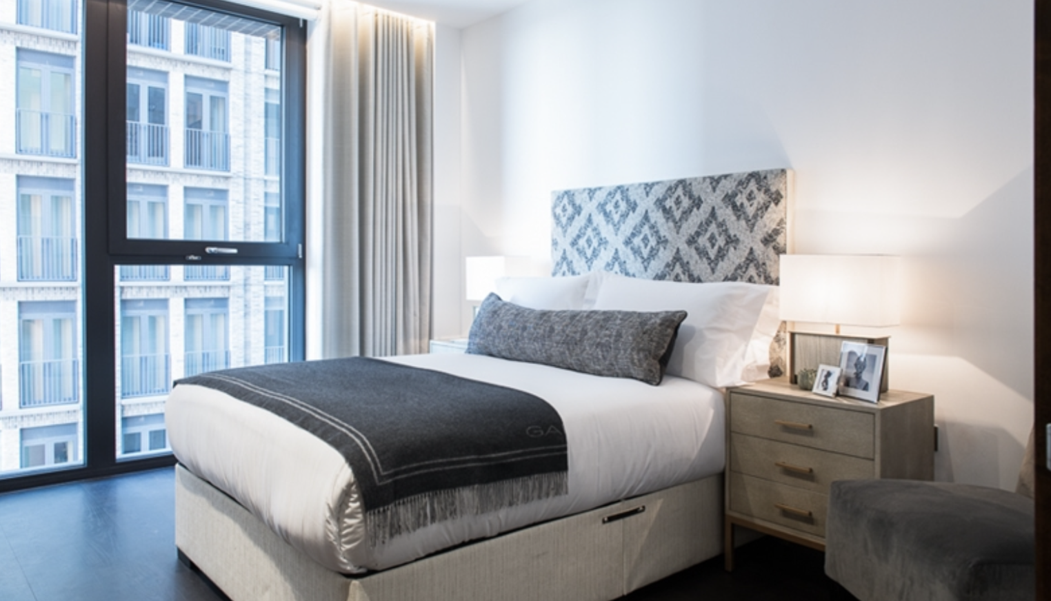 24, Thornes House, 4, Charles Clowes Walk, London, SW11 7AG