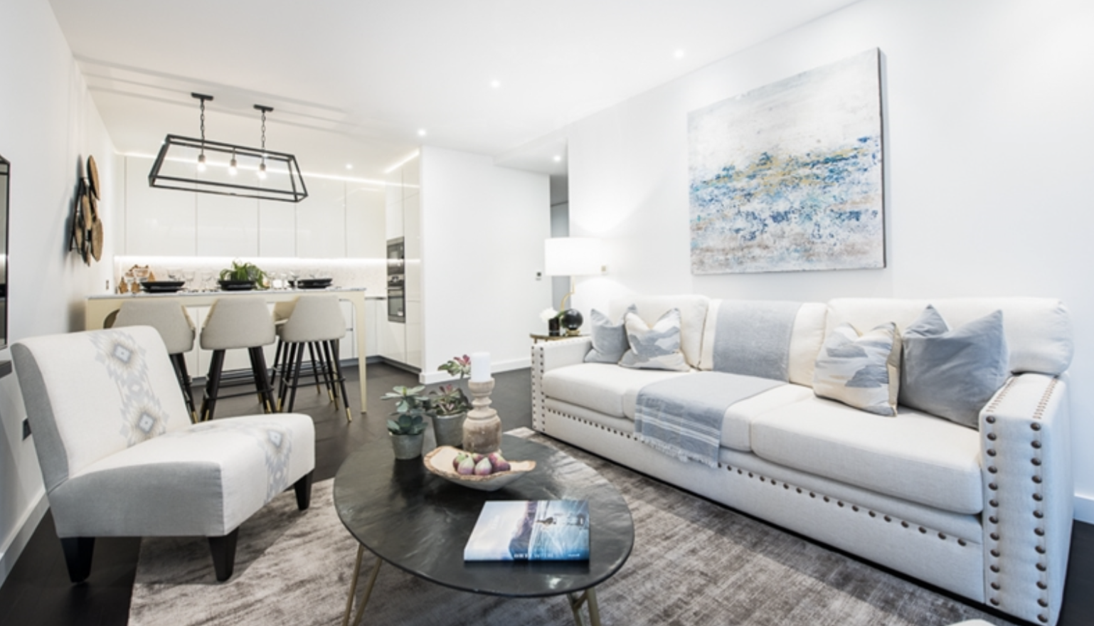 24, Thornes House, 4, Charles Clowes Walk, London, SW11 7AG