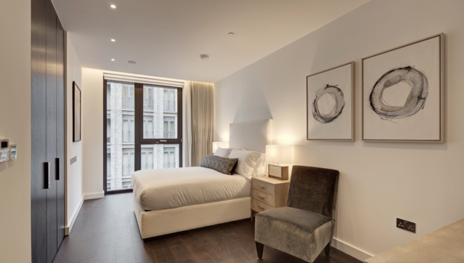 49, Thornes House, 4, Charles Clowes Walk, London, SW11 7AG