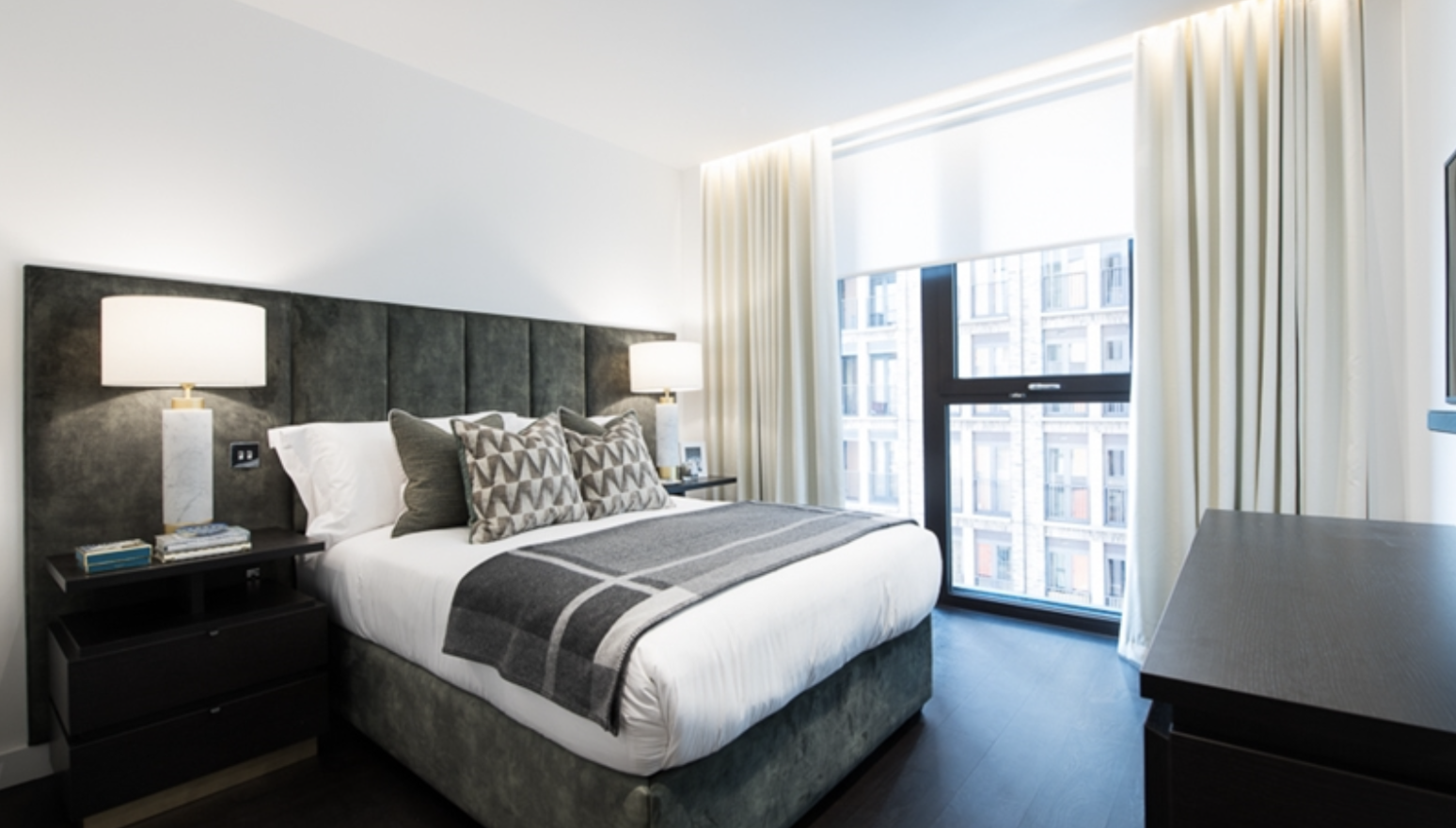 24, Thornes House, 4, Charles Clowes Walk, London, SW11 7AG