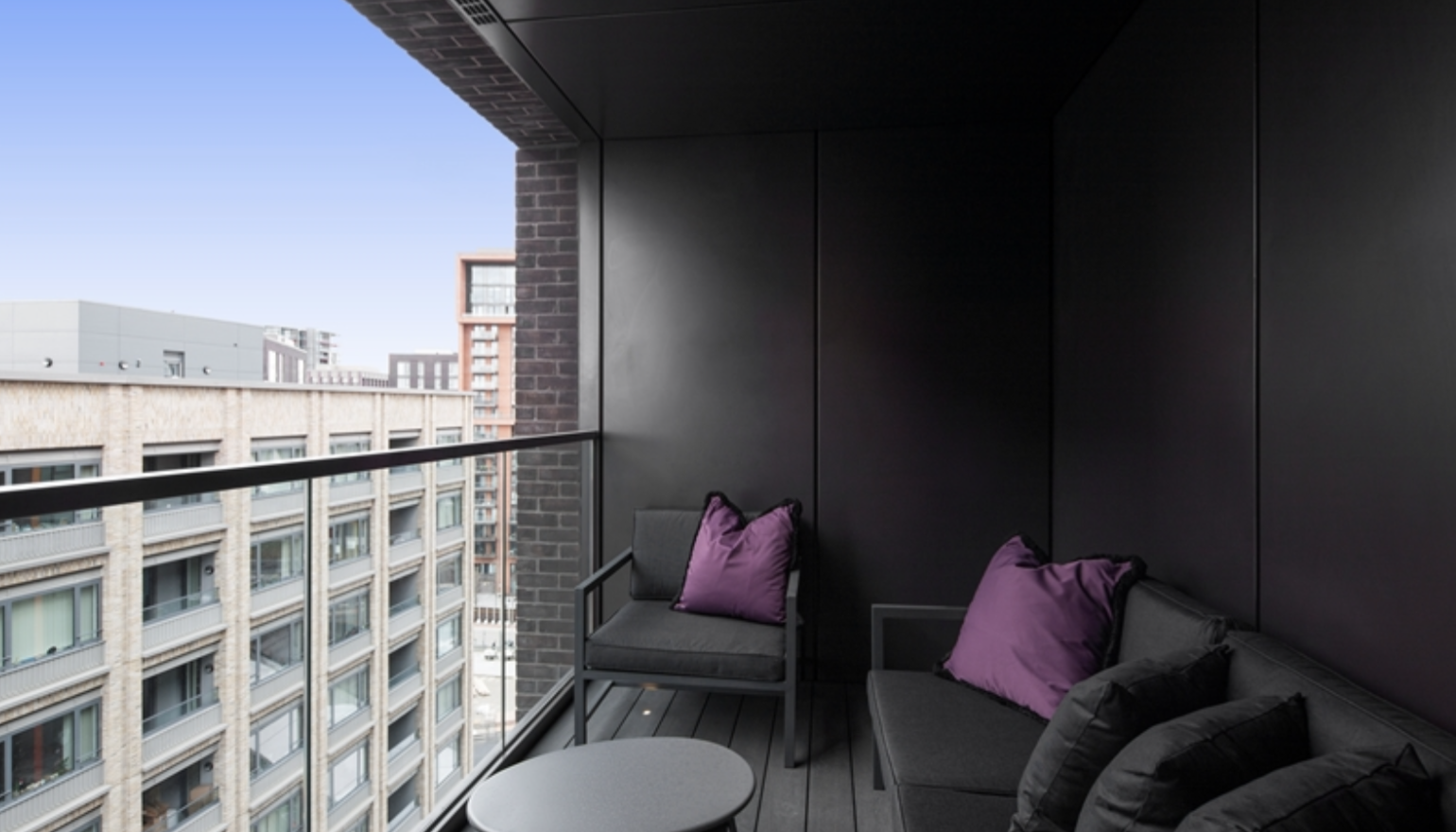 49, Thornes House, 4, Charles Clowes Walk, London, SW11 7AG