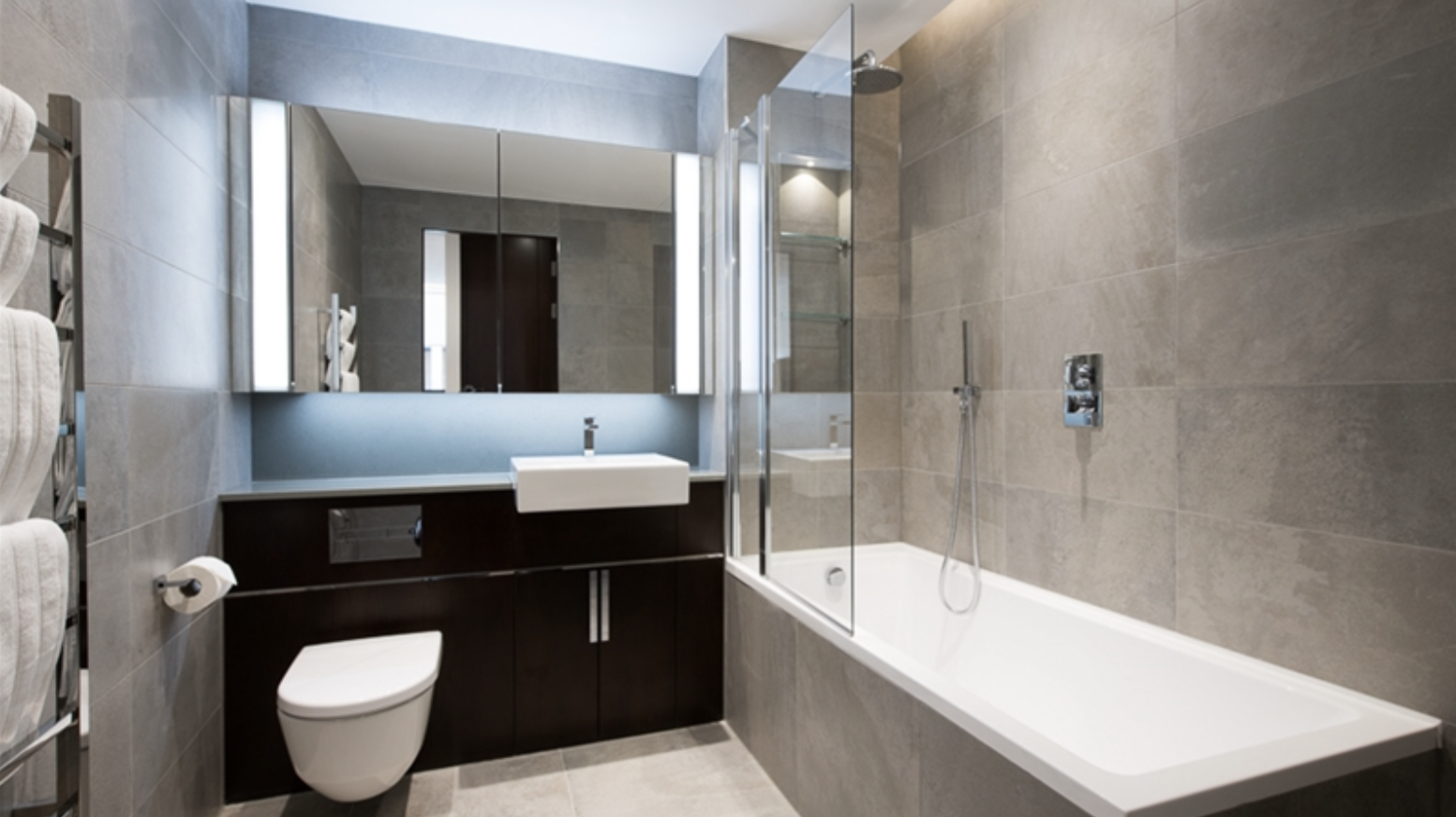 24, Thornes House, 4, Charles Clowes Walk, London, SW11 7AG
