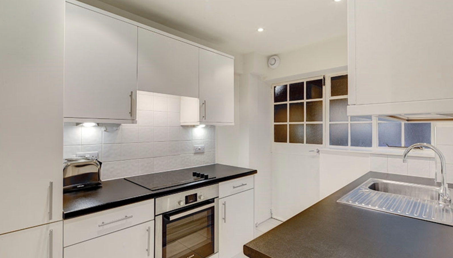 Pelham Court, Flat 38, 145, Fulham Road, London, SW3 6SH