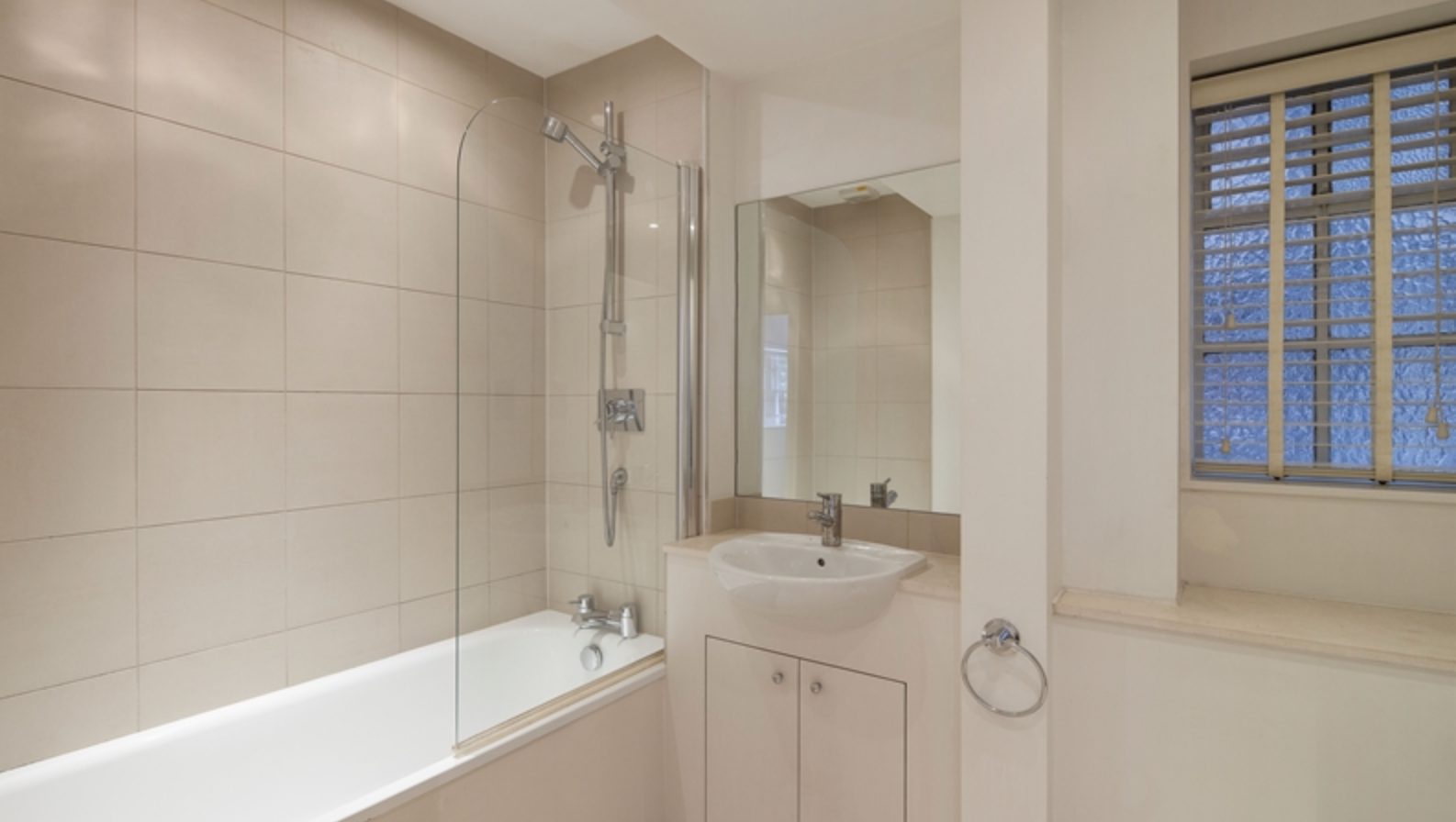 Pelham Court, Flat 26, 145, Fulham Road, London, SW3 6SH